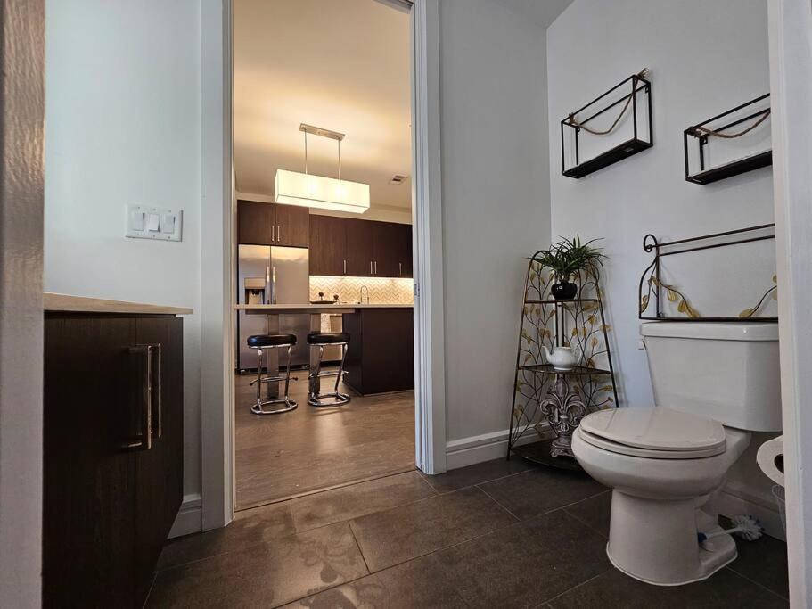 Luxury Highrise In Midtown - Skyline Views And Chic Decor Appartement