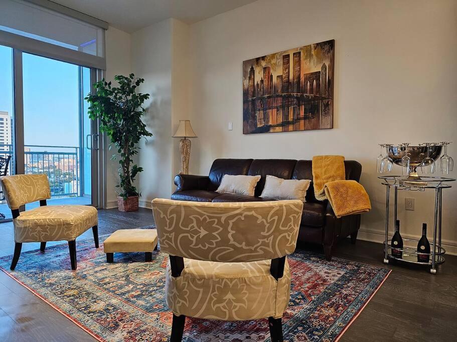 Luxury Highrise In Midtown - Skyline Views And Chic Decor Appartement Houston
