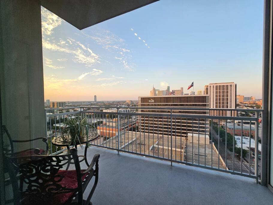 Luxury Highrise In Midtown - Skyline Views And Chic Decor Appartement *