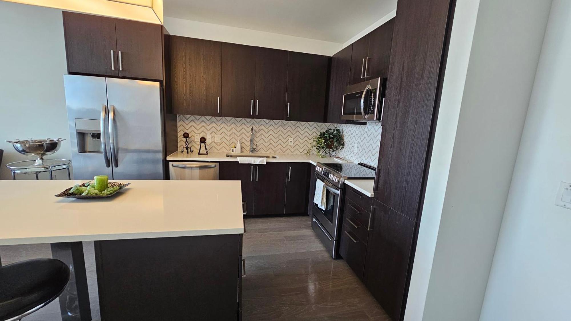 Luxury Highrise In Midtown - Skyline Views And Chic Decor Houston