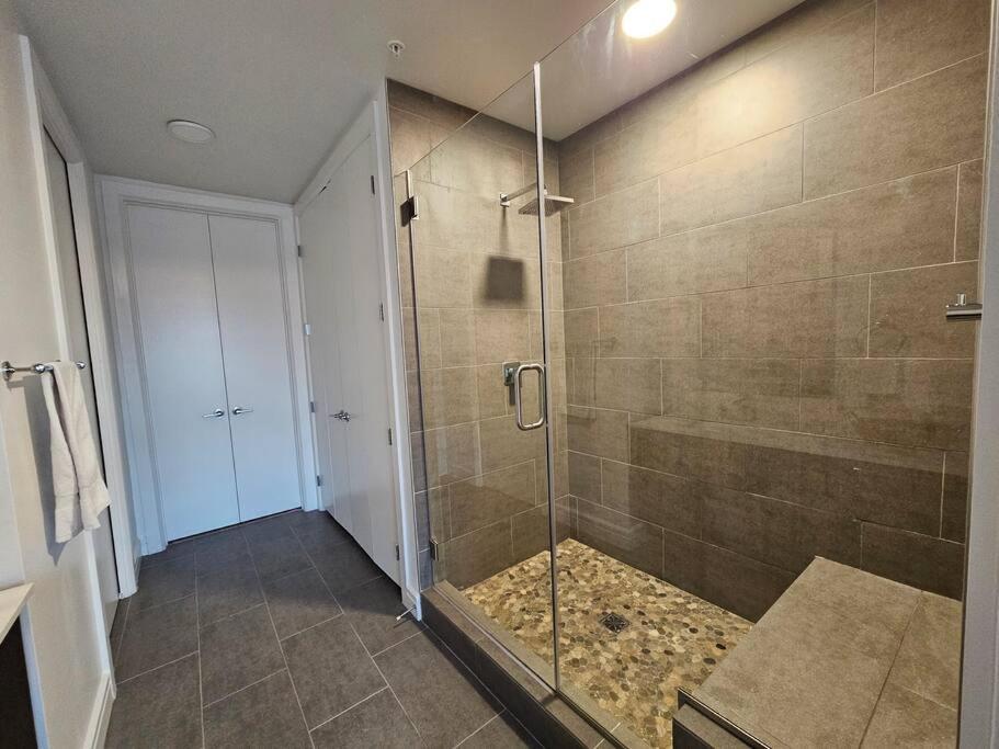 Luxury Highrise In Midtown - Skyline Views And Chic Decor * Houston