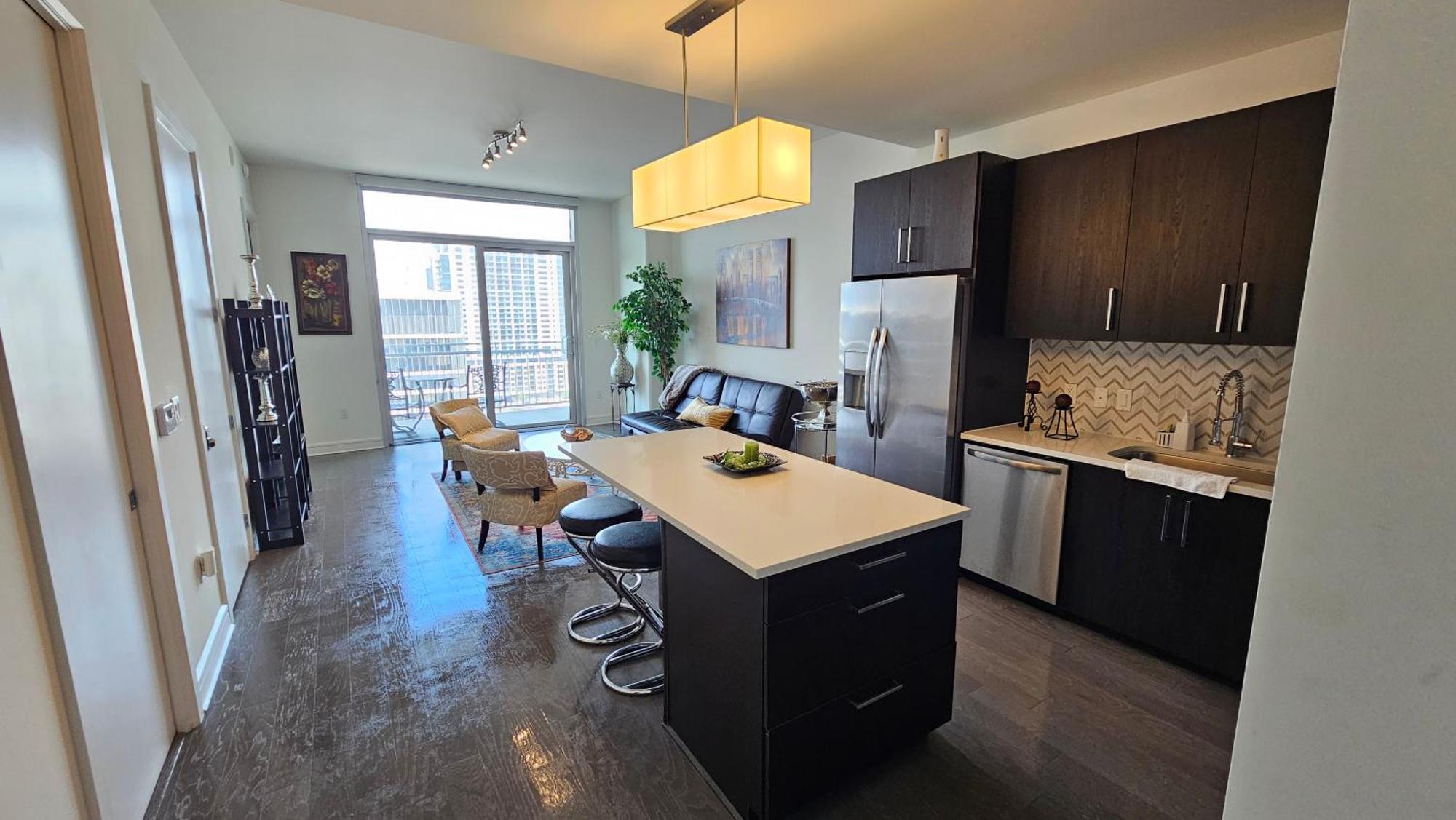 Luxury Highrise In Midtown - Skyline Views And Chic Decor * Houston